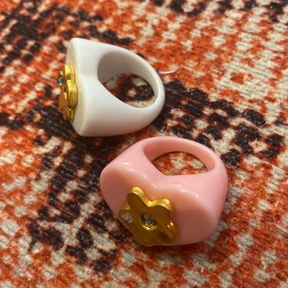 Notte Jewelry Flower Puff Jumbo Ring - Picture 7 of 8